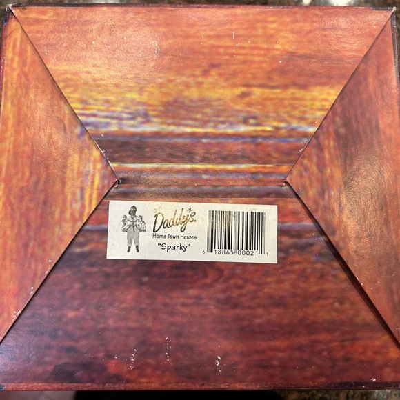 Vintage Daddy’s Figurines & Keepsakes “ Sparky” - Picture 6 of 6